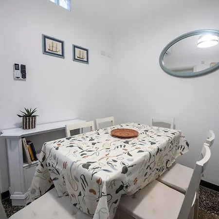 244b - Casa Ludo, Centro Storico,140m Dalla Baia Del Silenzio Patrimonio Unesco E Mare דירה *